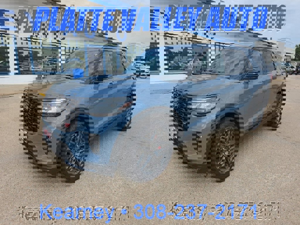 Used 2025 Ford Explorer ST image 1