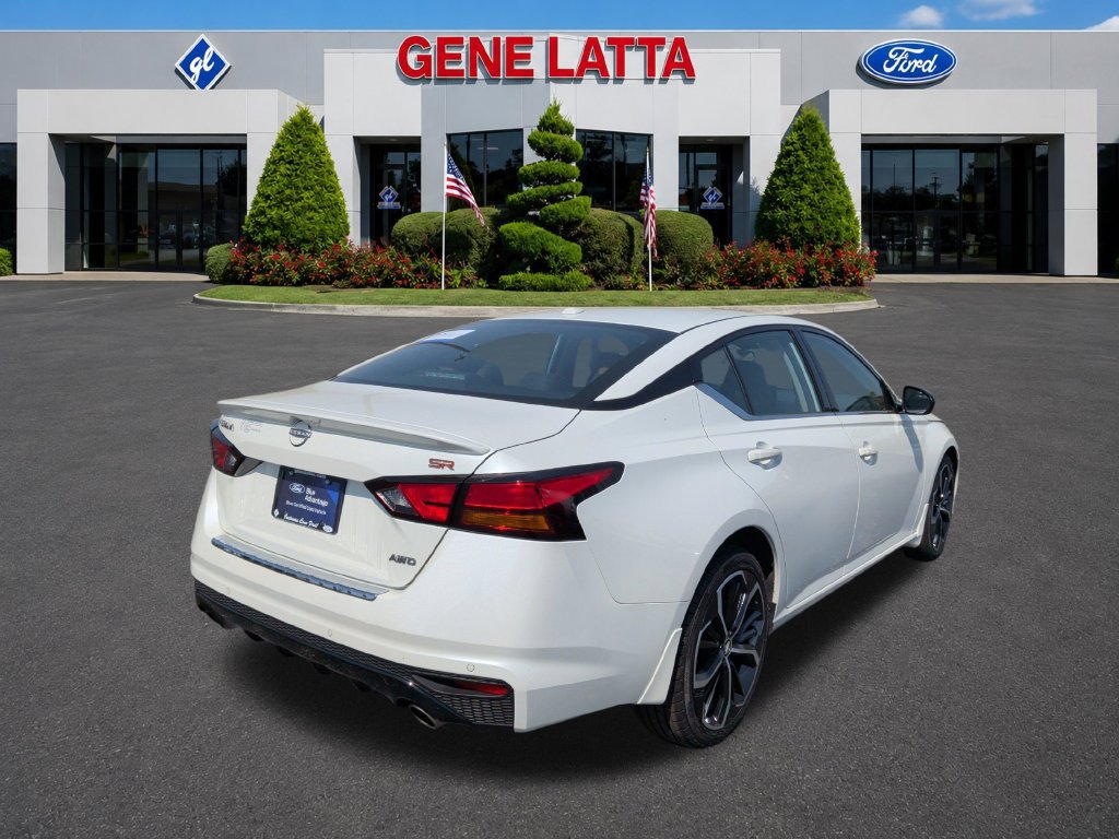Used 2023 Nissan Altima 2.5 SR w/ SR Premium Package AWD/4WD image 7