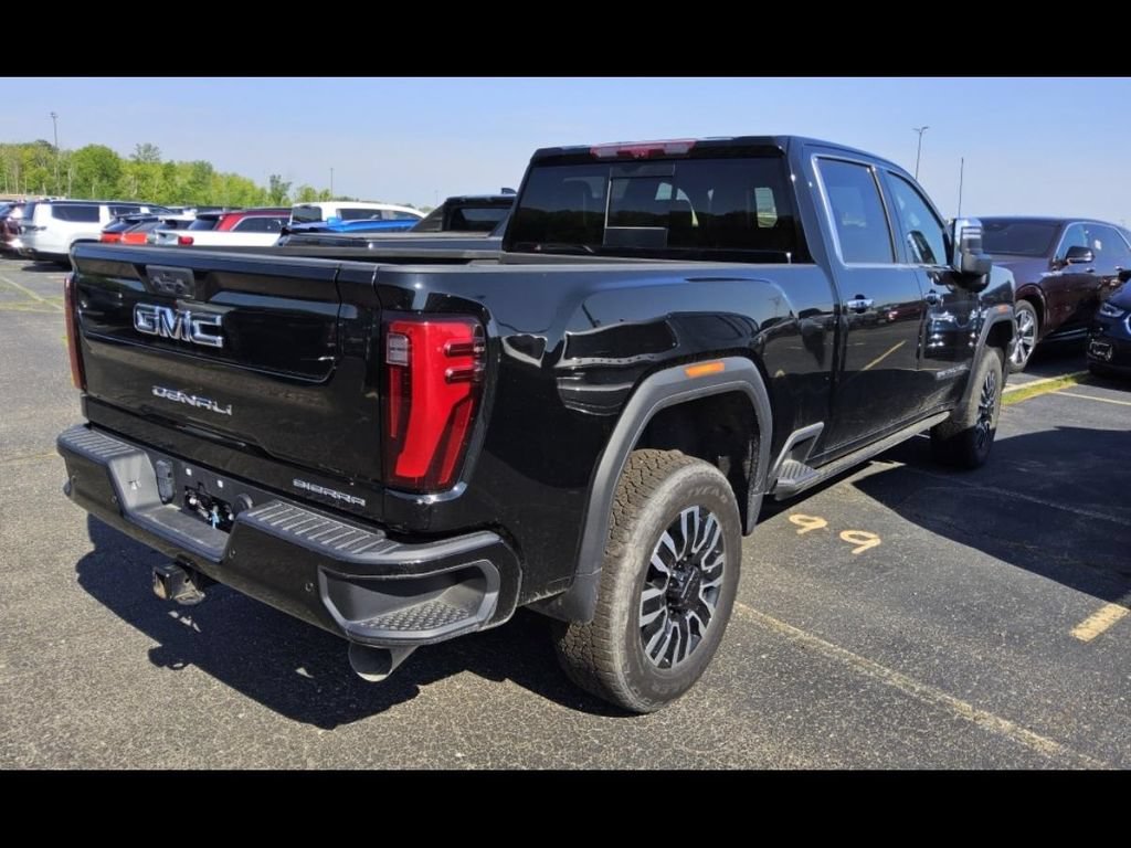 Used 2024 GMC Sierra 3500 Denali Ultimate AWD/4WD image 10
