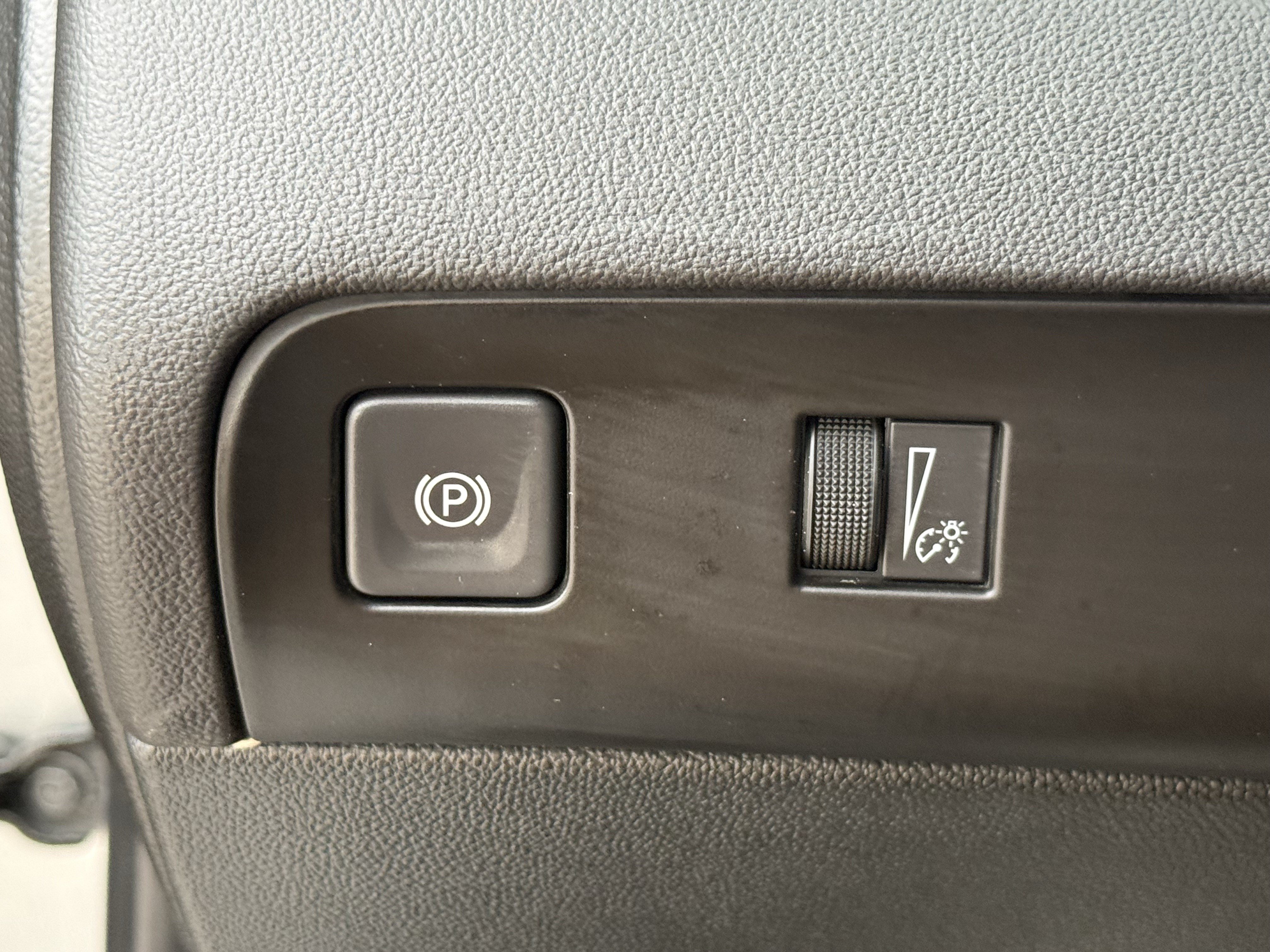 Used 2024 Buick Enclave Essence w/ Experience Buick Package FWD image 25