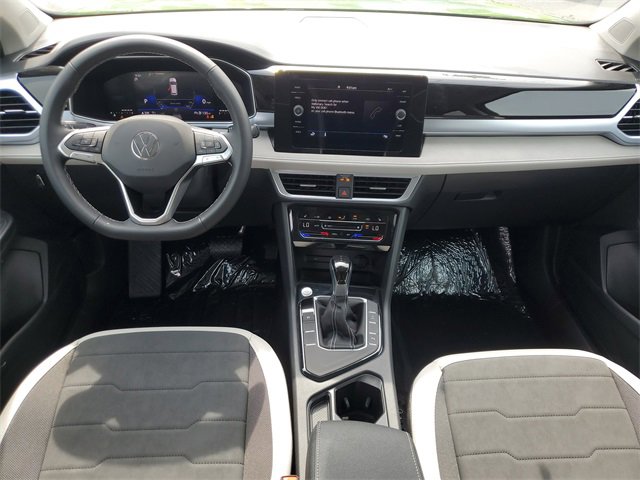 New 2025 Volkswagen Taos SE image 14