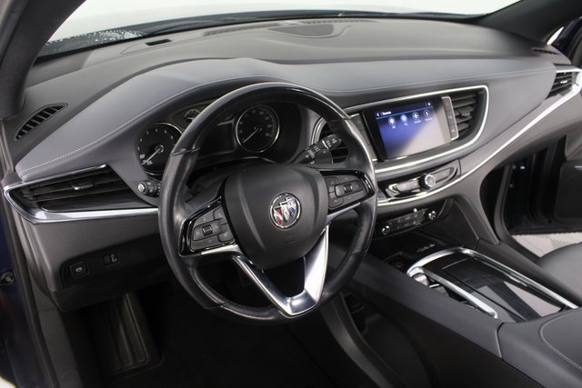 Used 2022 Buick Enclave Essence image 8