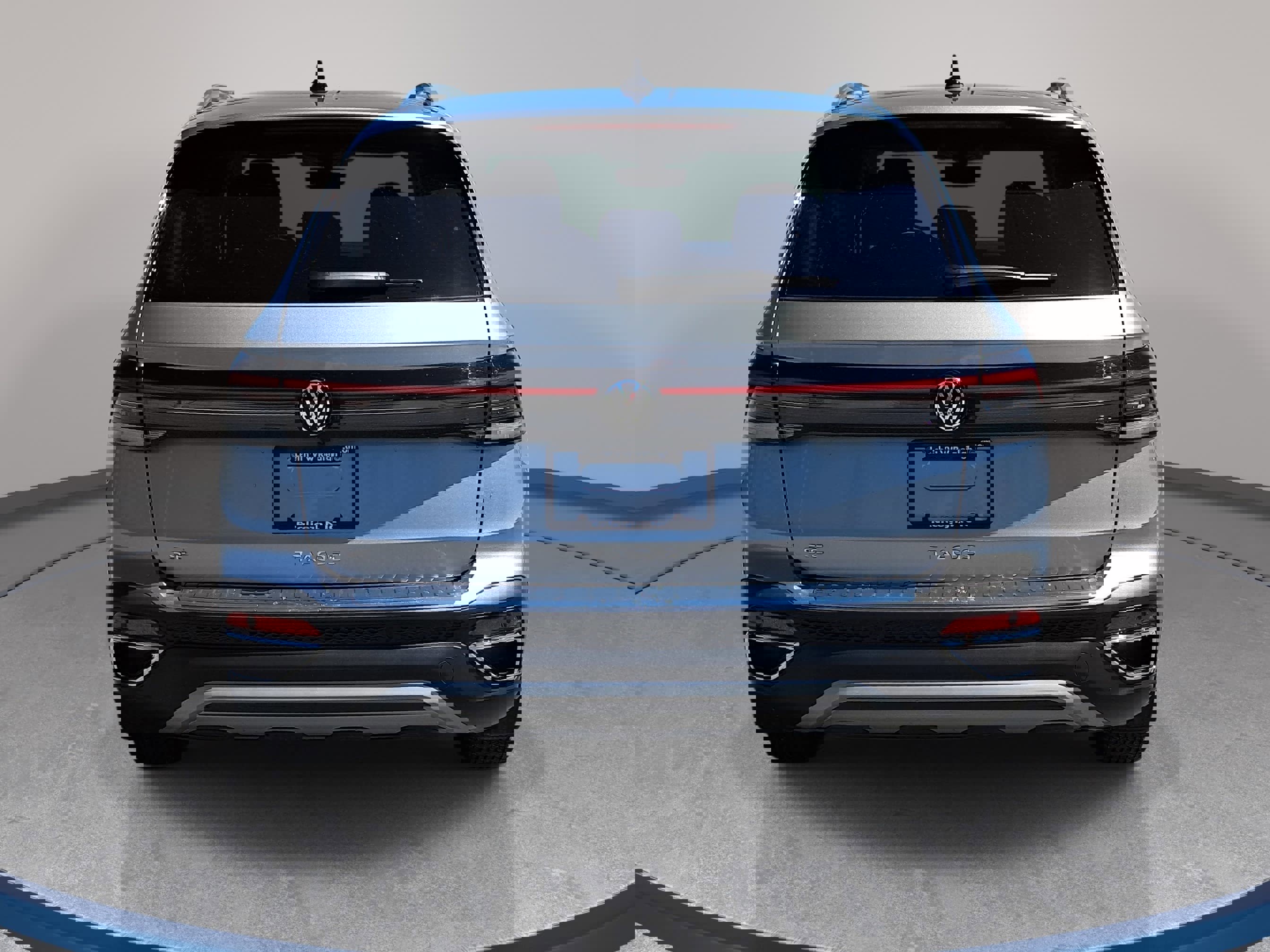 Certified 2025 Volkswagen Taos SE image 6