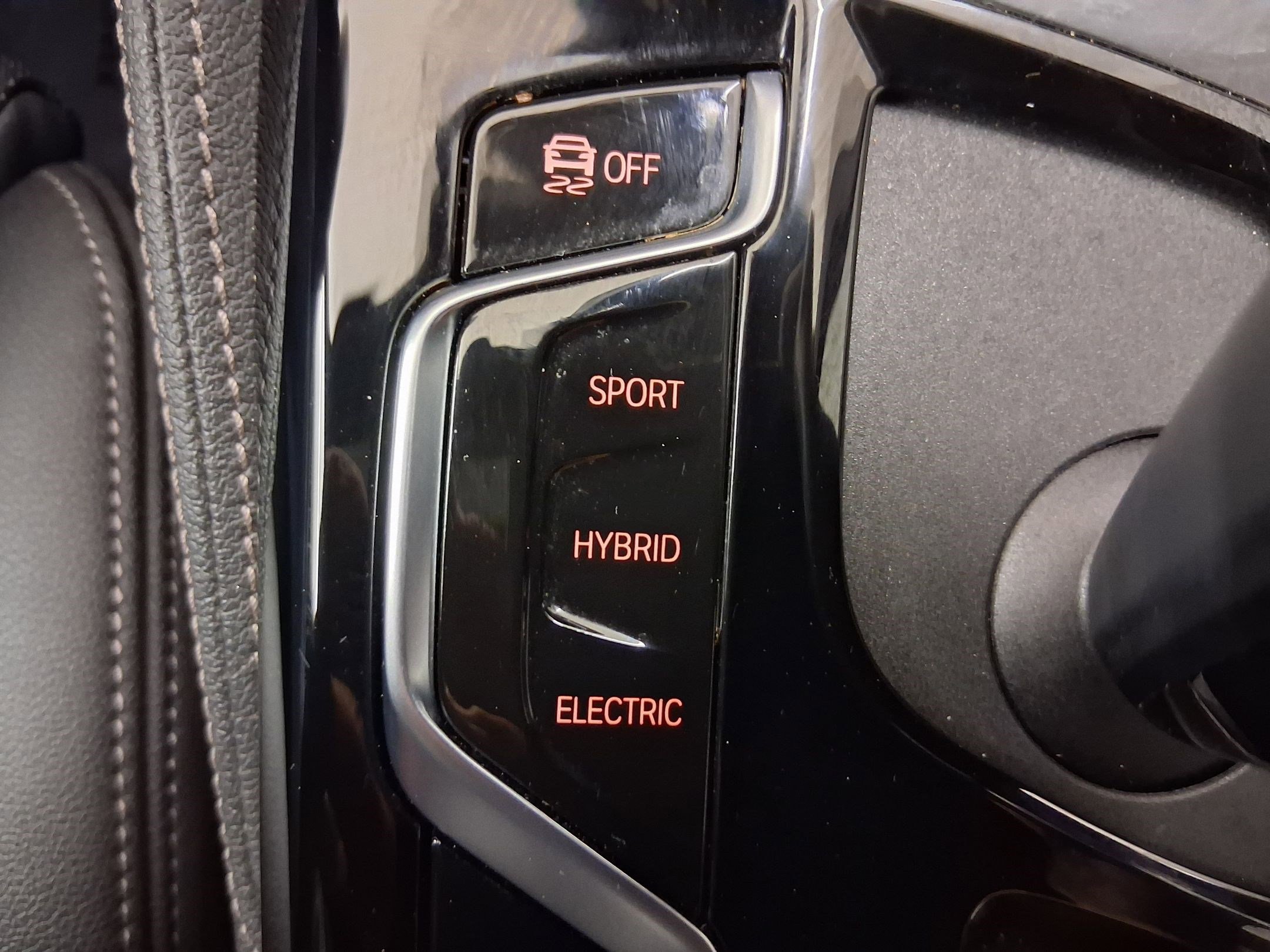 Certified 2023 BMW 530e 530e w/ M Sport Package image 18