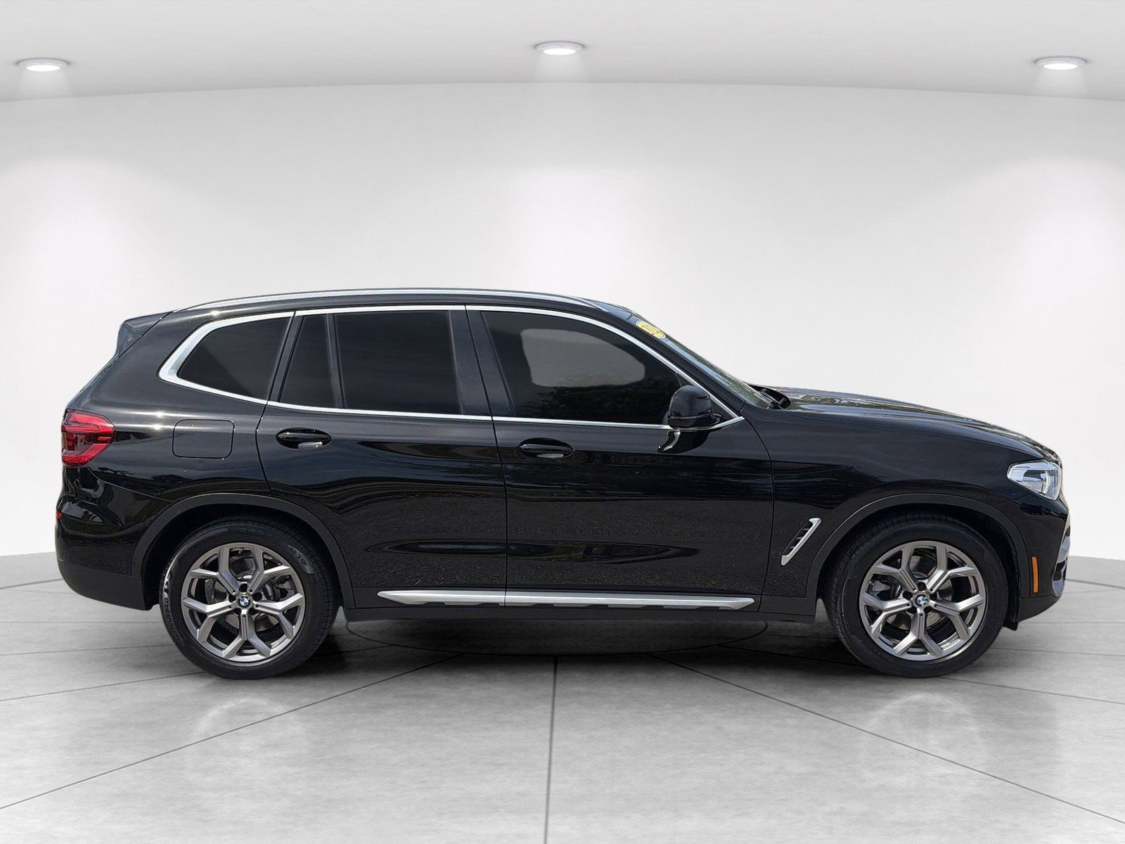 Used 2021 BMW X3 xDrive30i w/ Convenience Package (ZC2) AWD/4WD image 3