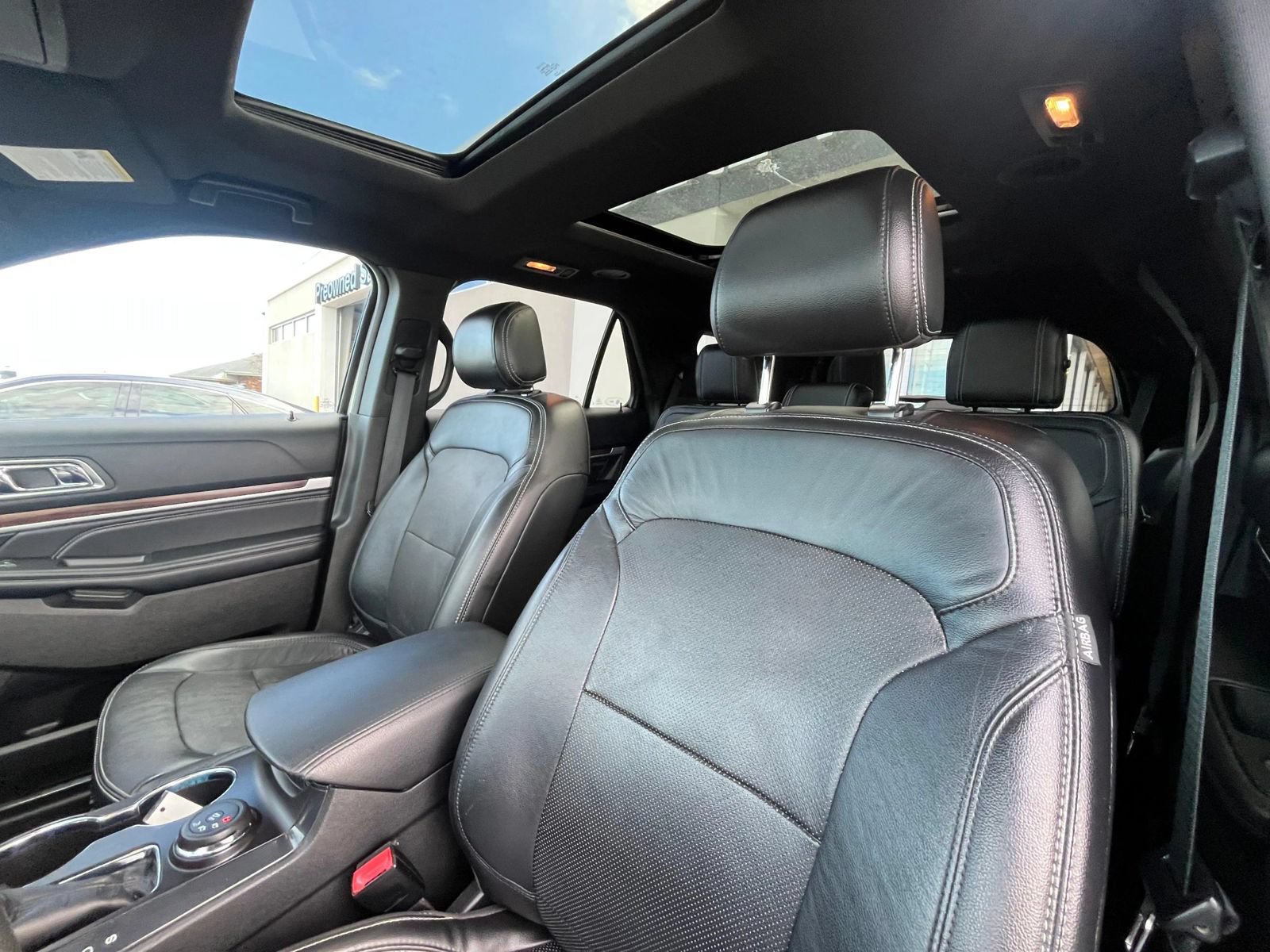 Used 2017 Ford Explorer Limited w/ Equipment Group 301A AWD/4WD image 29