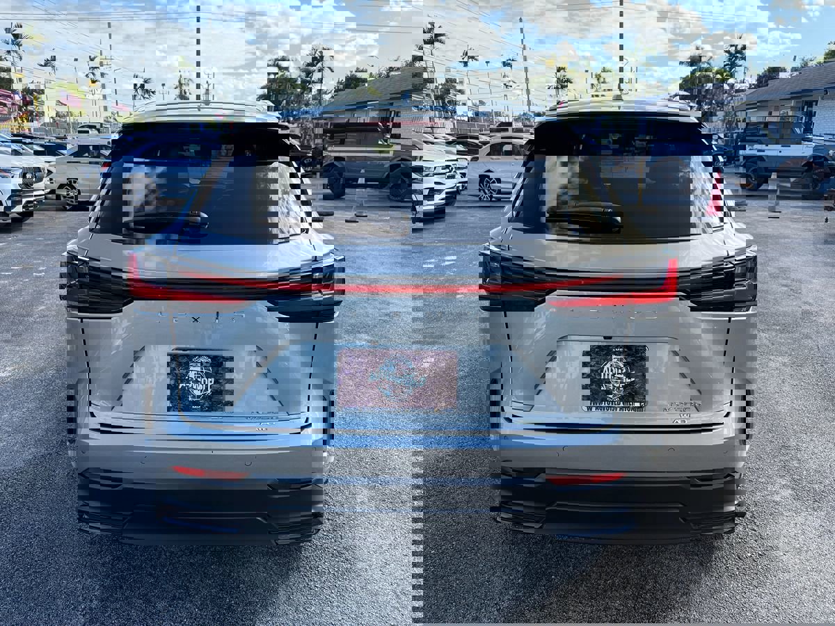 Used 2024 Lexus NX 350h NX 350h Premium AWD image 8