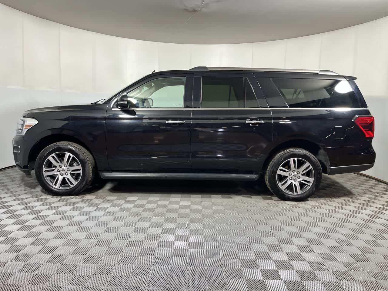 Used 2024 Ford Expedition Max Limited AWD/4WD image 5