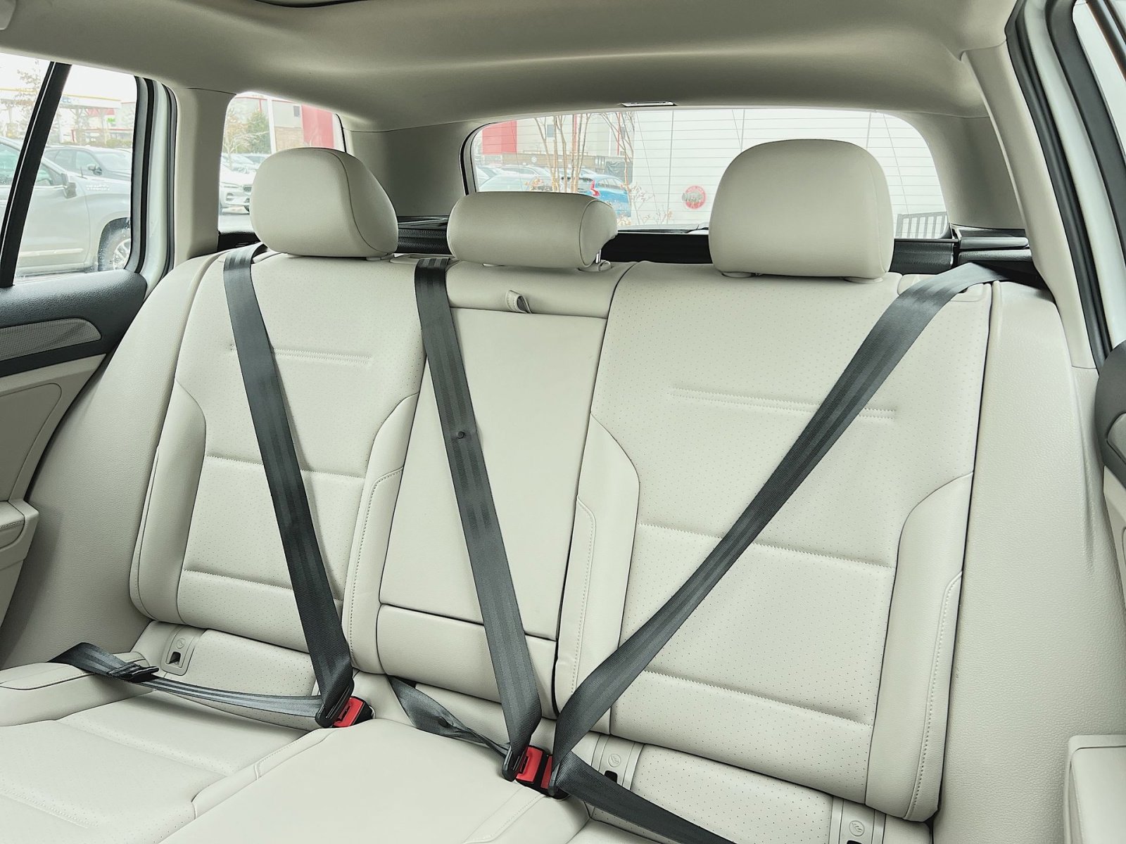 Used 2018 Volkswagen Golf Alltrack SE image 23