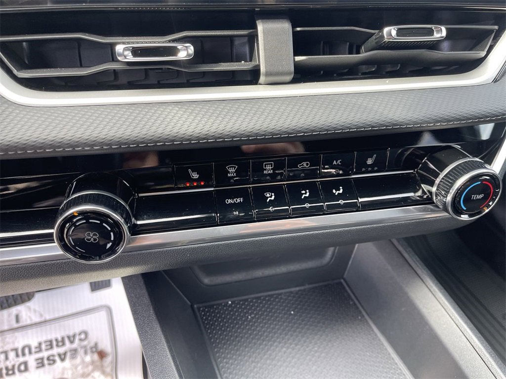 New 2026 Chevrolet Equinox LT w/ LPO, Floor Liner Package image 19