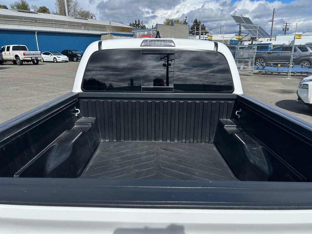 Used 2022 Toyota Tacoma TRD Off-Road w/ Technology Package AWD/4WD image 23