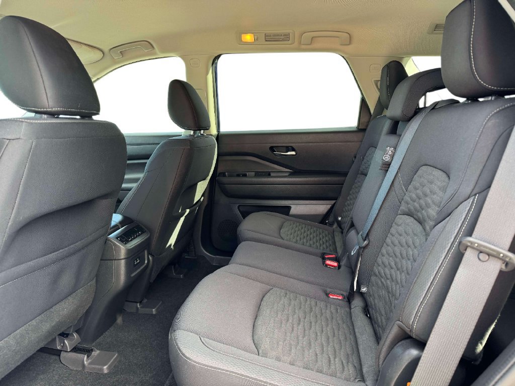 Used 2022 Nissan Pathfinder S AWD/4WD image 13