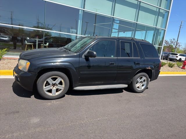 Used 2008 Chevrolet TrailBlazer LT w/ Sun And 6-Disc Cd Package AWD/4WD image 2