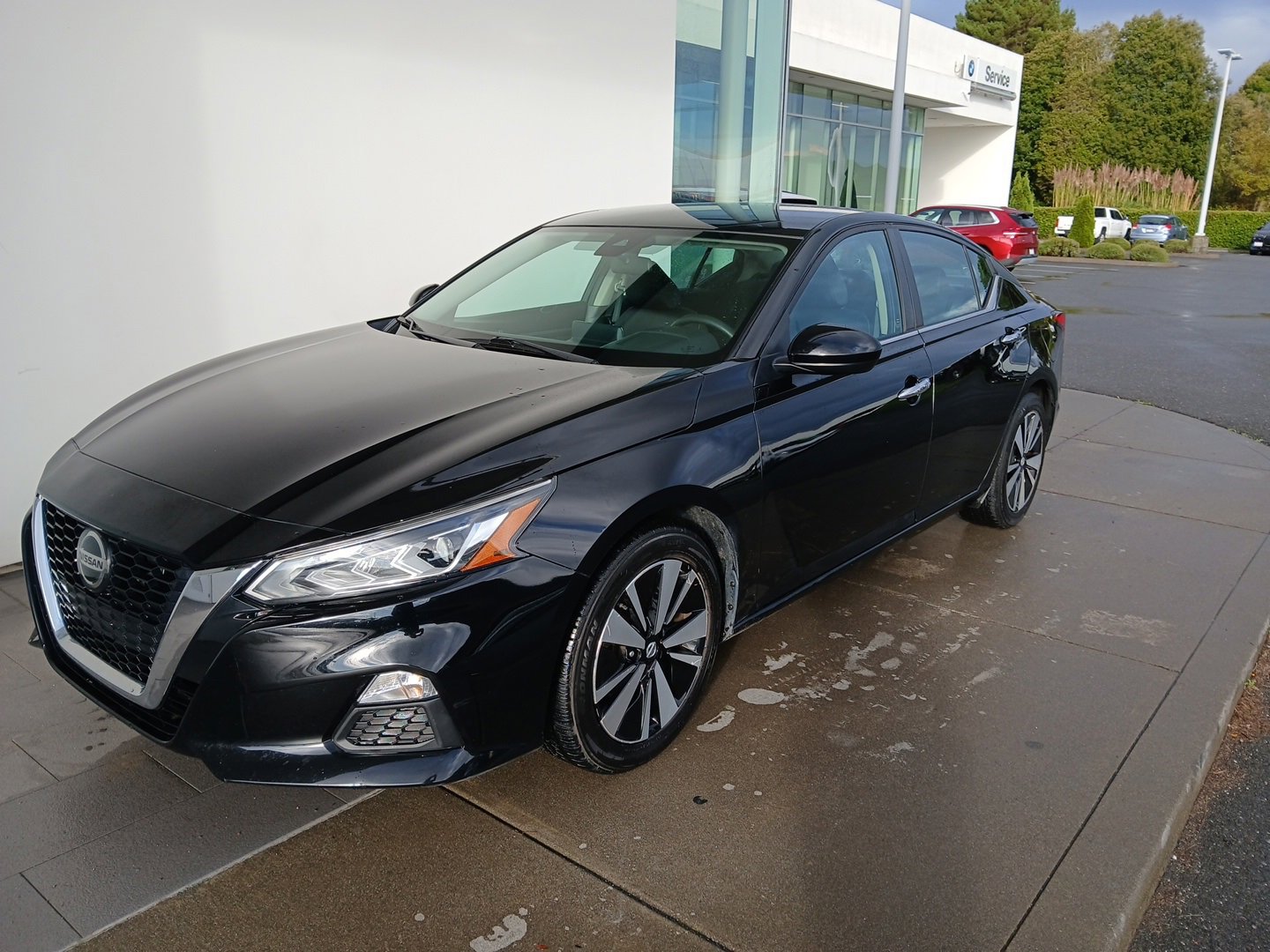 Used 2021 Nissan Altima 2.5 SV image 2