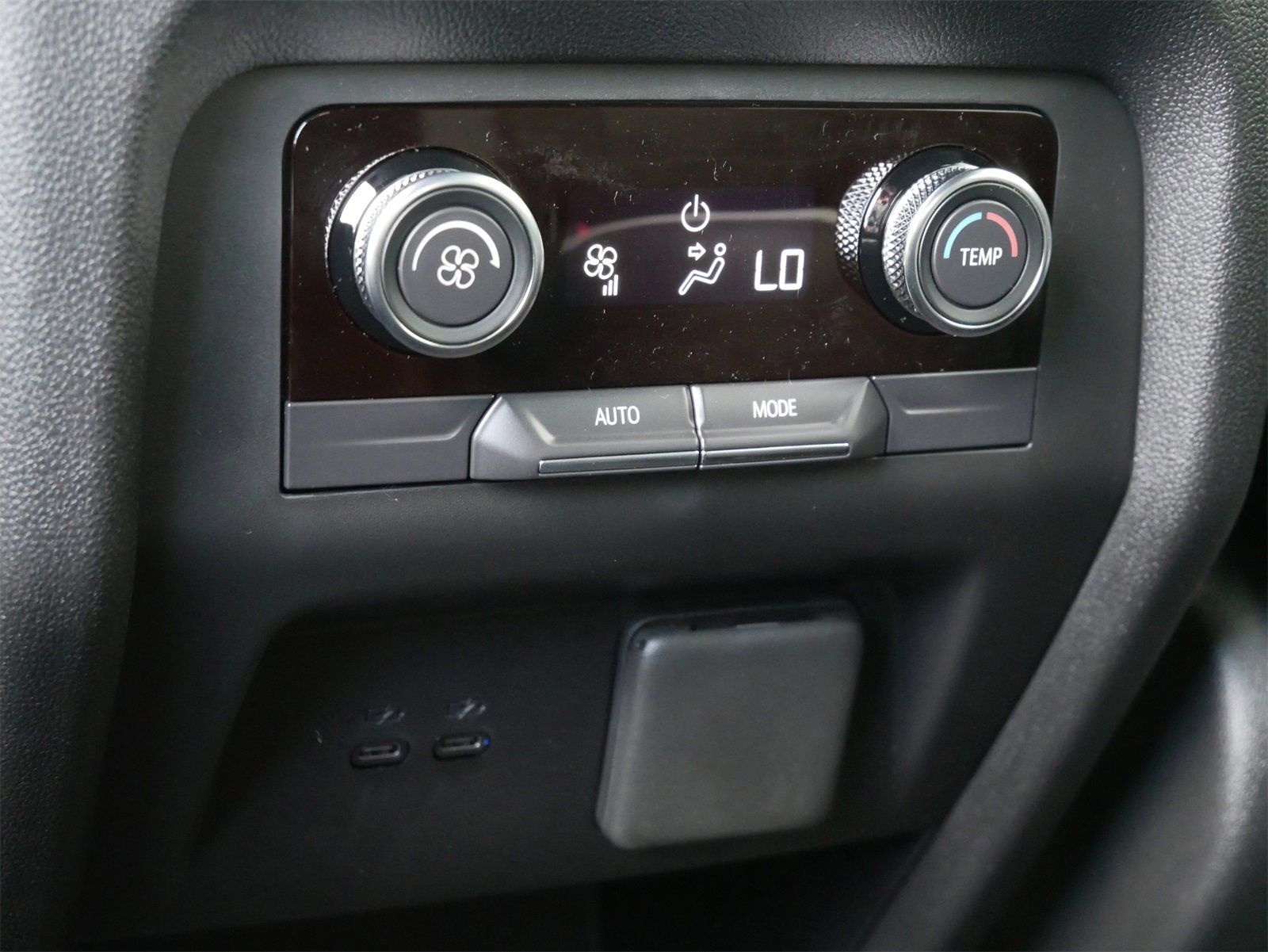 New 2026 Buick Enclave Sport Touring w/ Power Package image 8