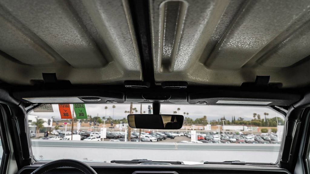 Used 2023 Jeep Wrangler Unlimited Sahara AWD/4WD image 19