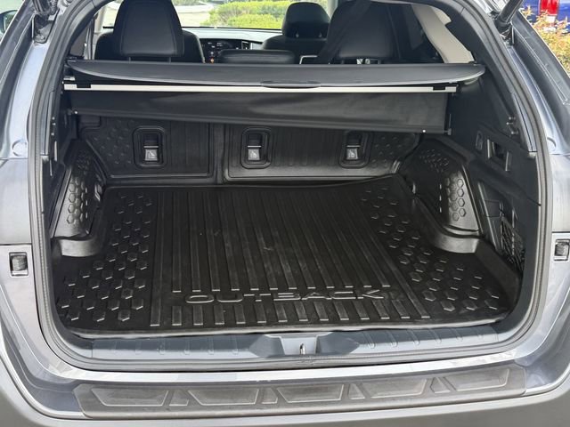 Used 2025 Subaru Outback Onyx Edition image 26