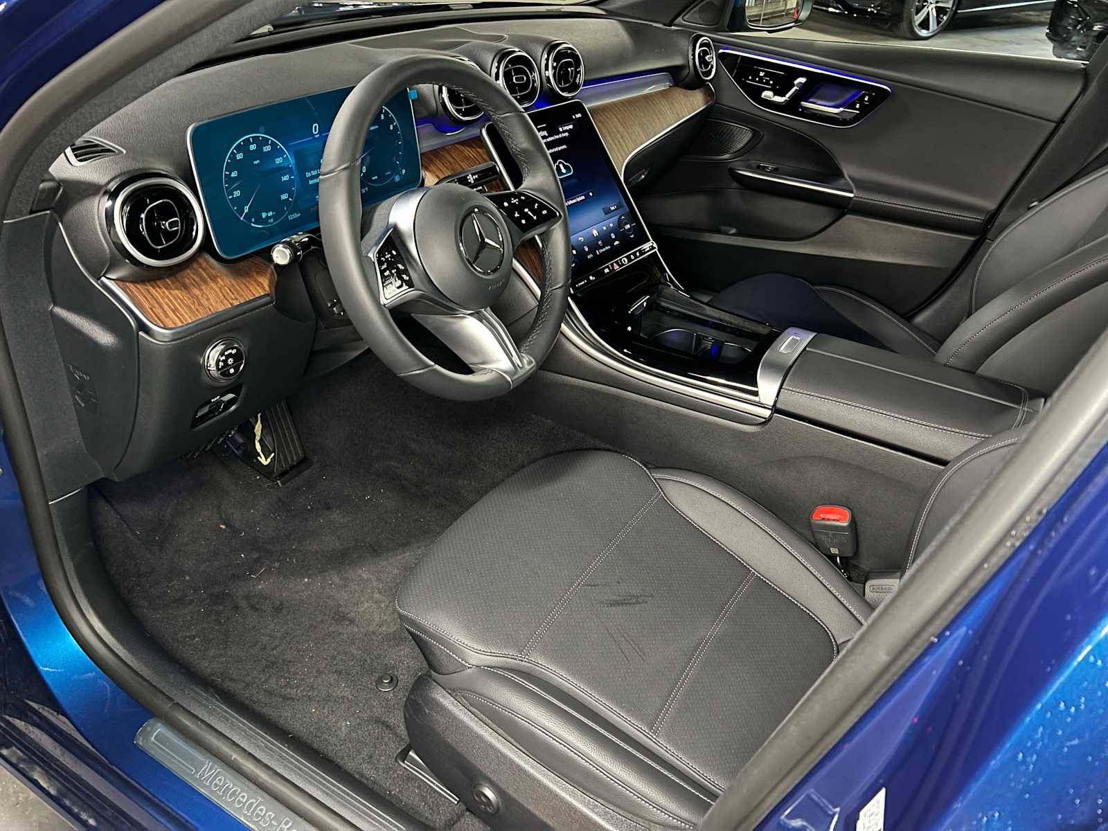 Used 2025 Mercedes-Benz C 300 4MATIC Sedan image 25