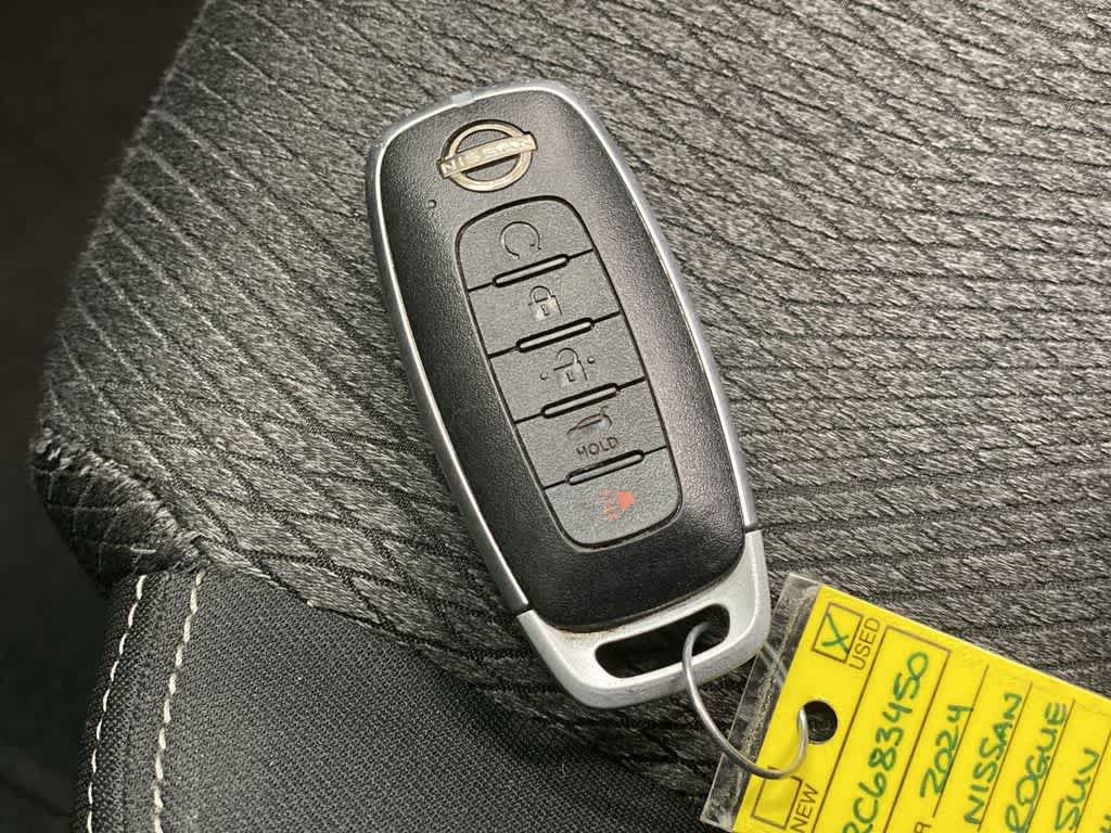 Used 2024 Nissan Rogue SV AWD/4WD image 30
