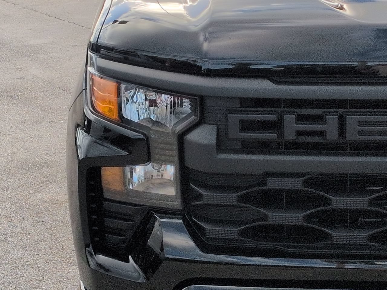Used 2025 Chevrolet Silverado 1500 Custom RWD image 9