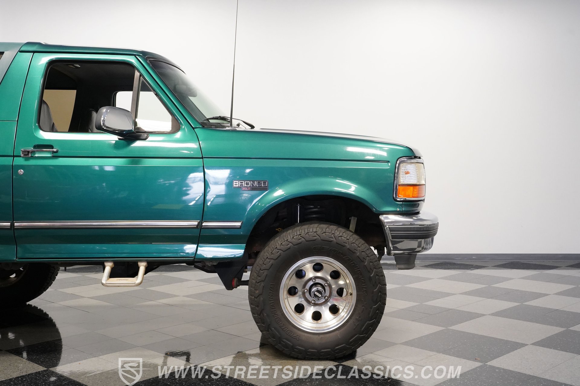 Used 1996 Ford Bronco XLT image 30