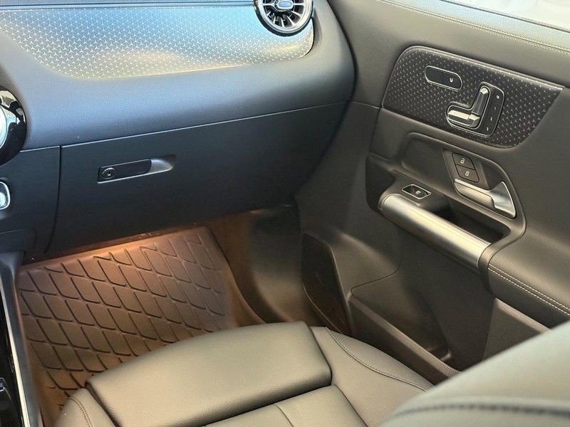 Certified 2026 Mercedes-Benz GLA 250 4MATIC image 11