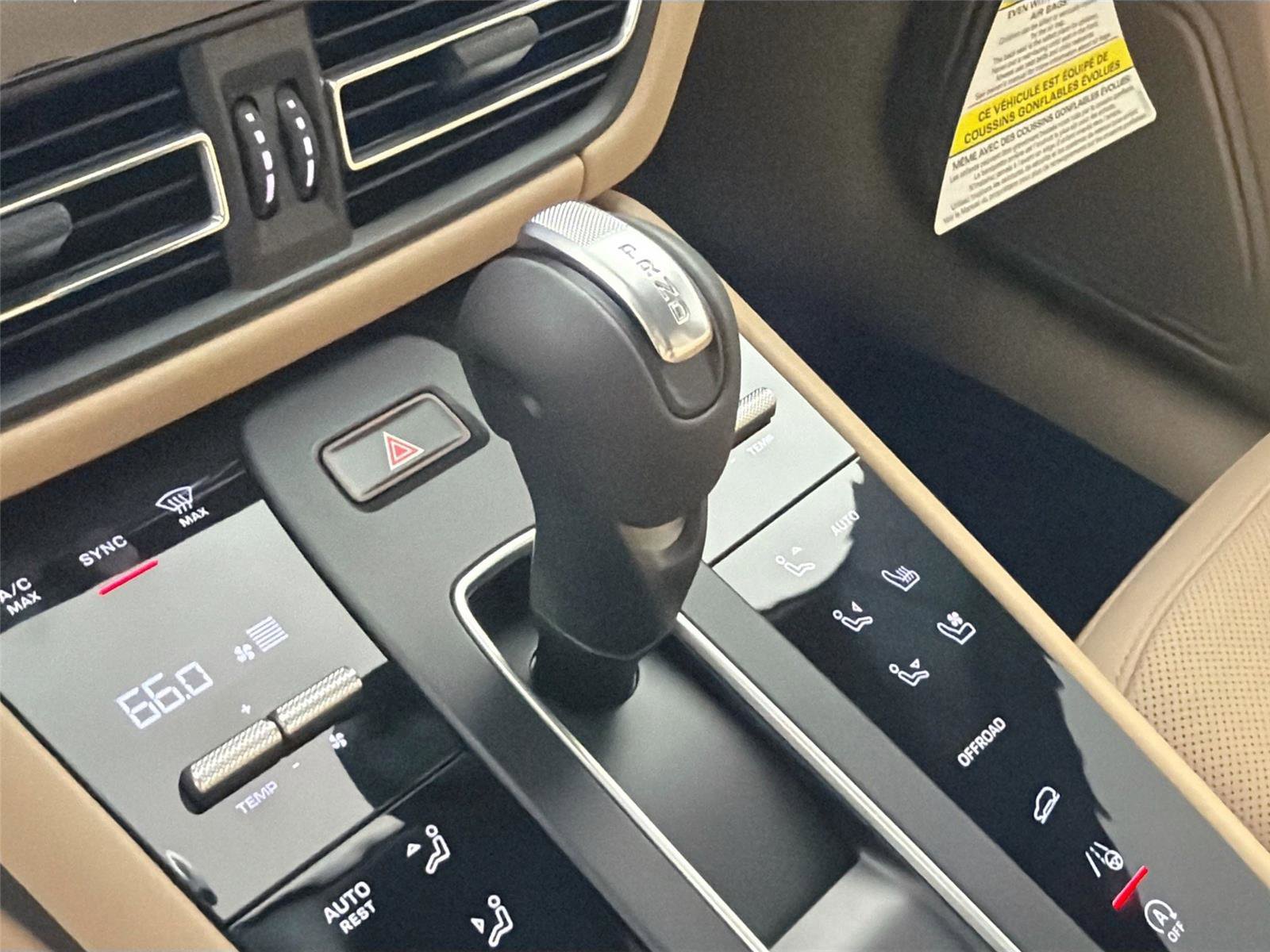 Certified 2026 Porsche Macan Turbo AWD/4WD image 34