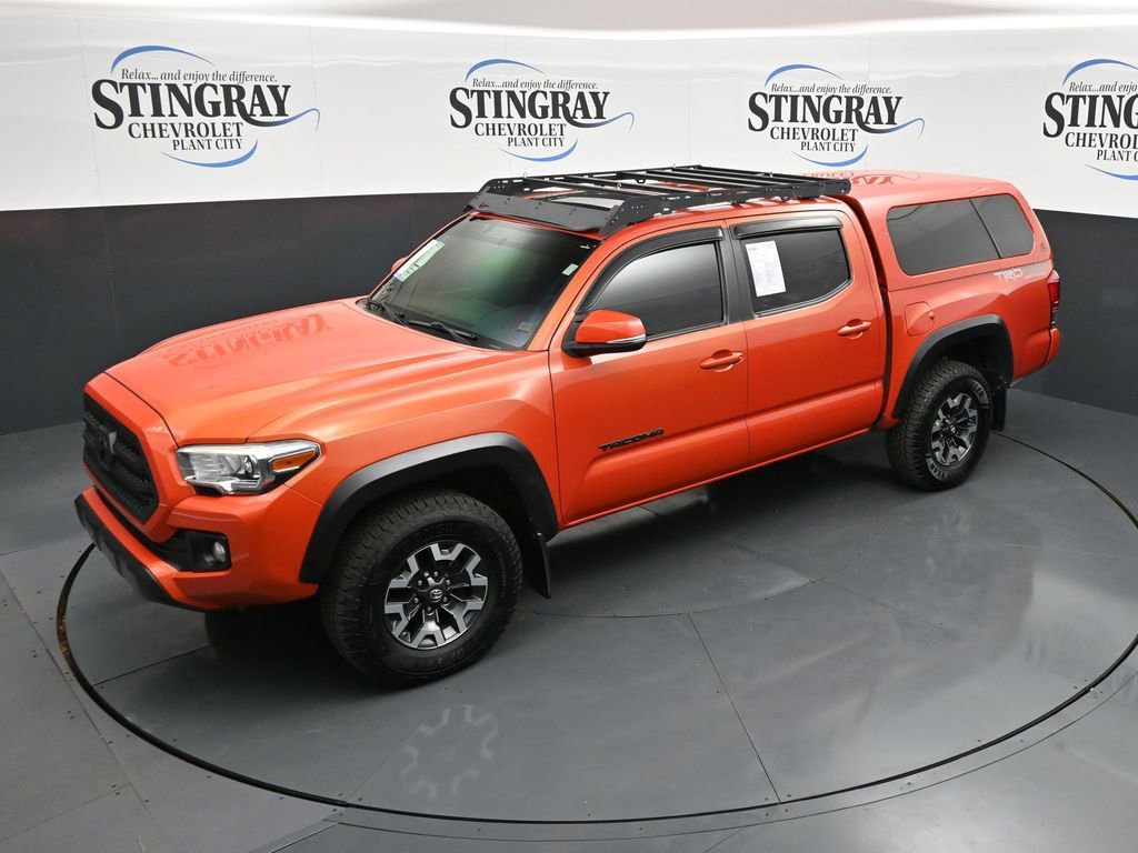 Used 2017 Toyota Tacoma TRD Off-Road image 11