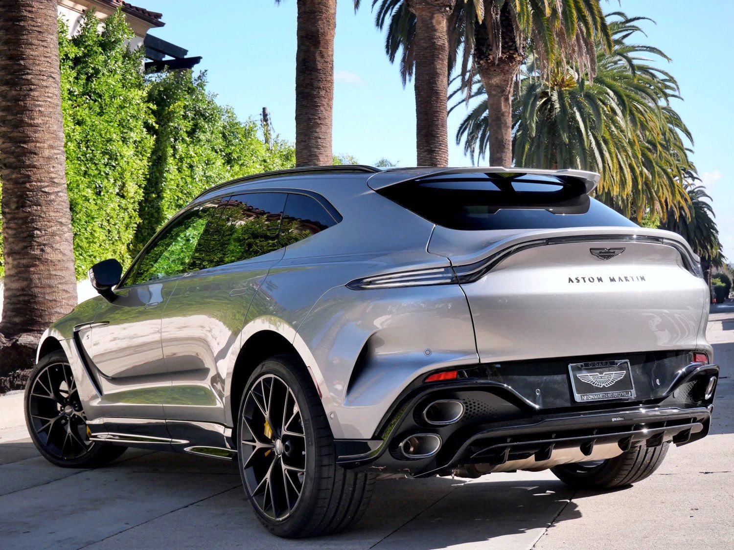New 2026 Aston Martin DBX S image 2