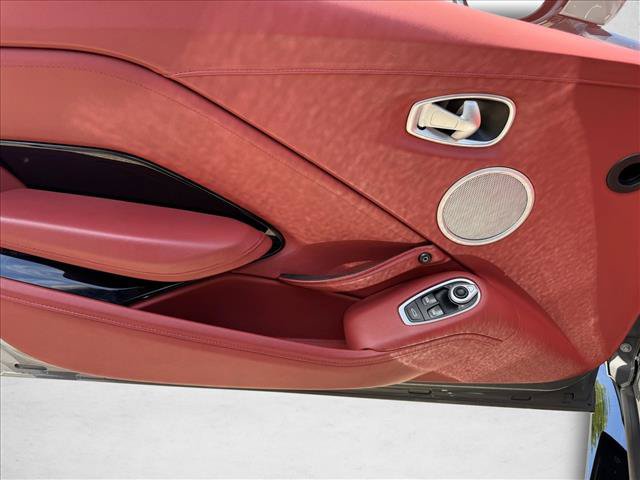 Used 2023 Aston Martin V8 Vantage Coupe RWD image 10