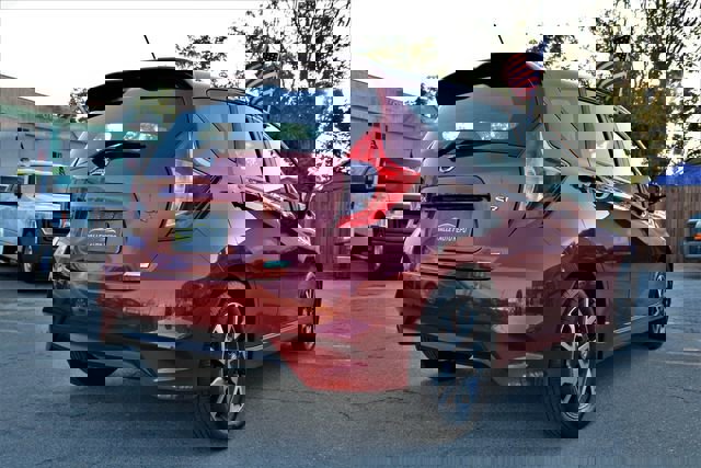 Used 2015 Nissan Versa Note SR w/ SR Tech Package image 5