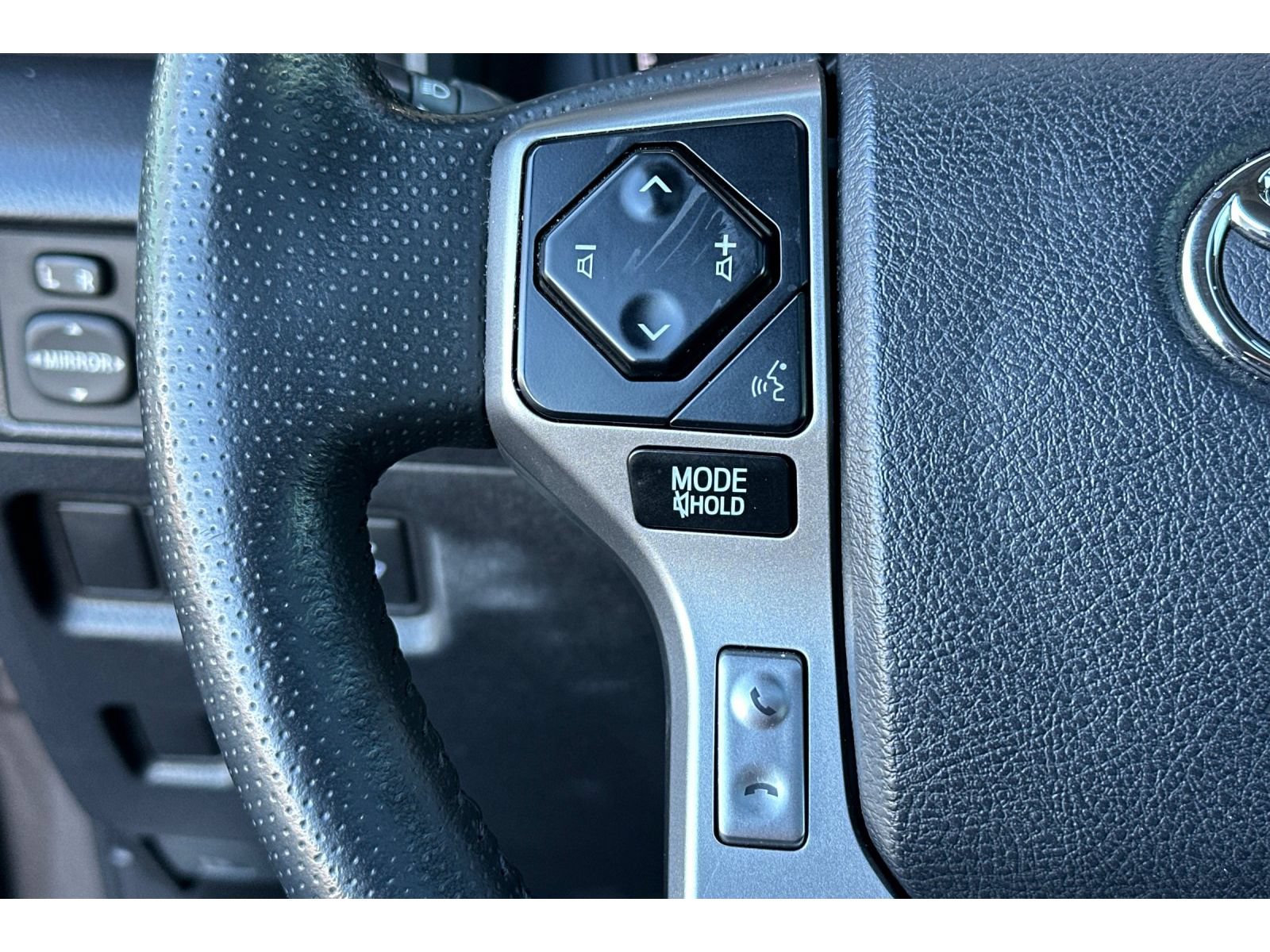 Used 2023 Toyota 4Runner SR5 Premium w/ Moonroof Package RWD image 28