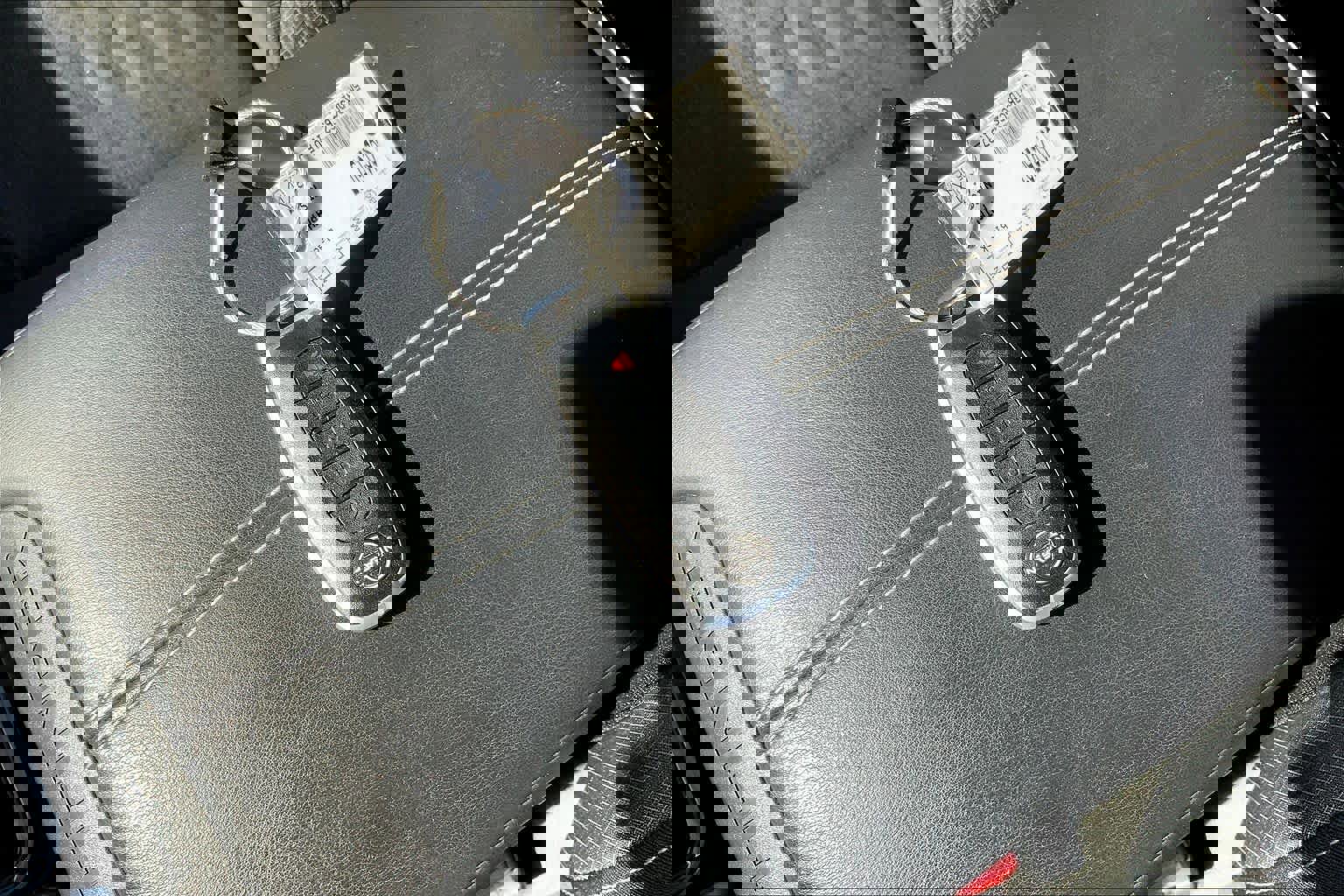 Used 2025 Nissan Pathfinder SV image 12