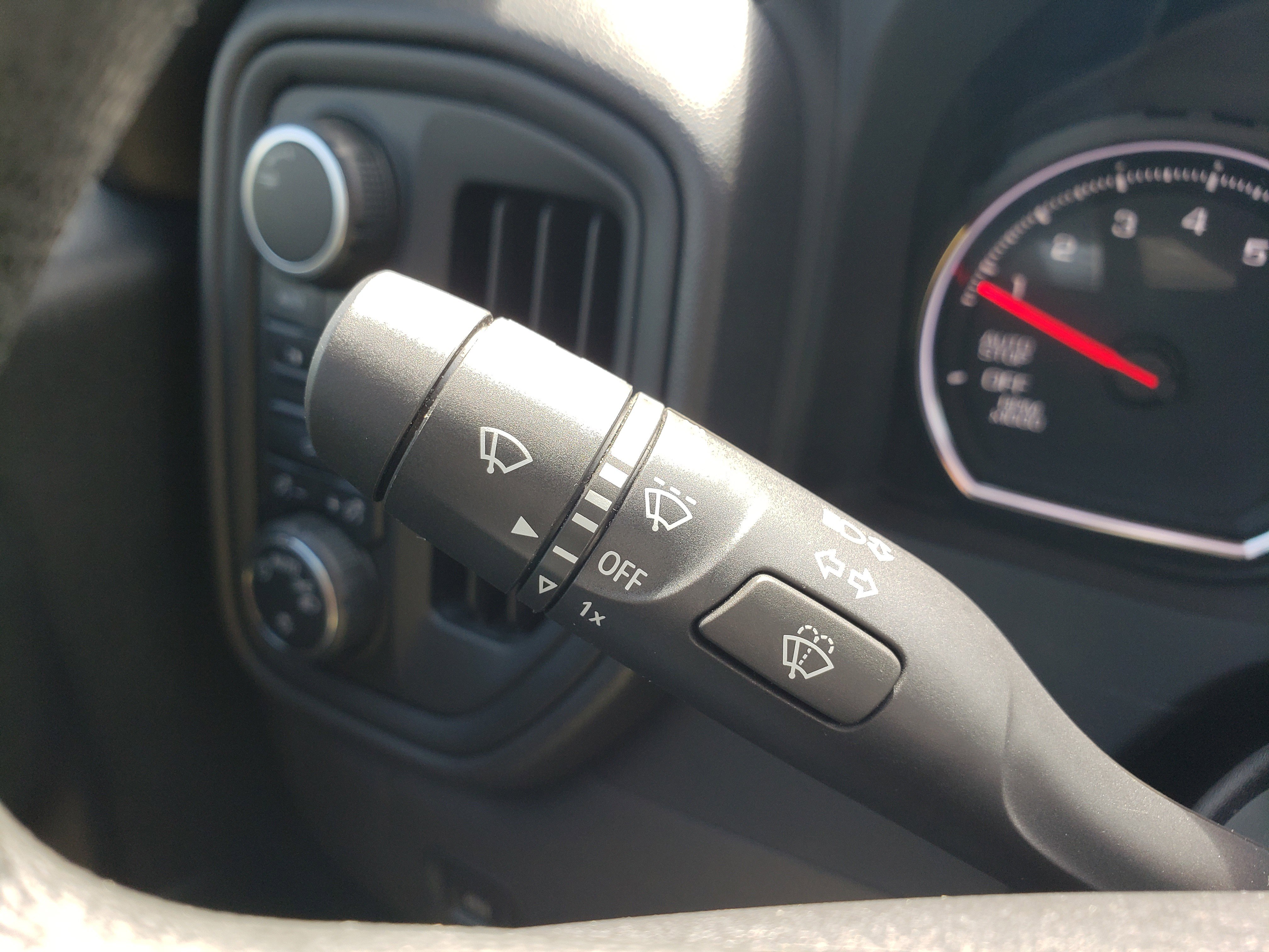 Used 2022 Chevrolet Silverado 1500 Custom w/ Safety Confidence Package AWD/4WD image 17