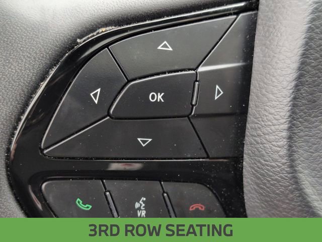 Used 2025 Chrysler Pacifica Limited image 19