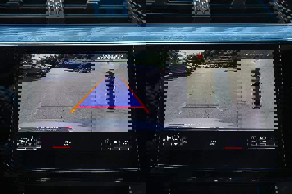 Used 2023 Audi e-tron Premium Plus w/ Premium Plus Package image 20