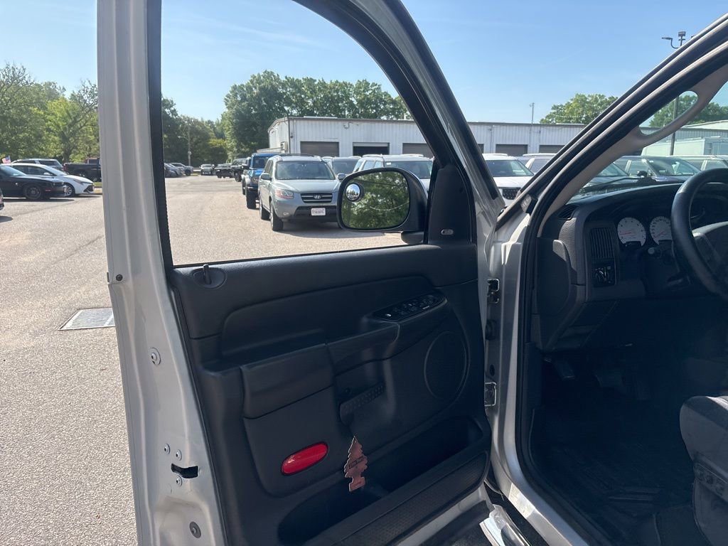 Used 2004 Dodge Ram 1500 Truck SLT w/ Quad Cab Value Group image 16
