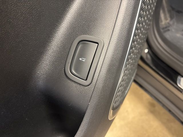 Used 2025 Buick Enclave Preferred image 33