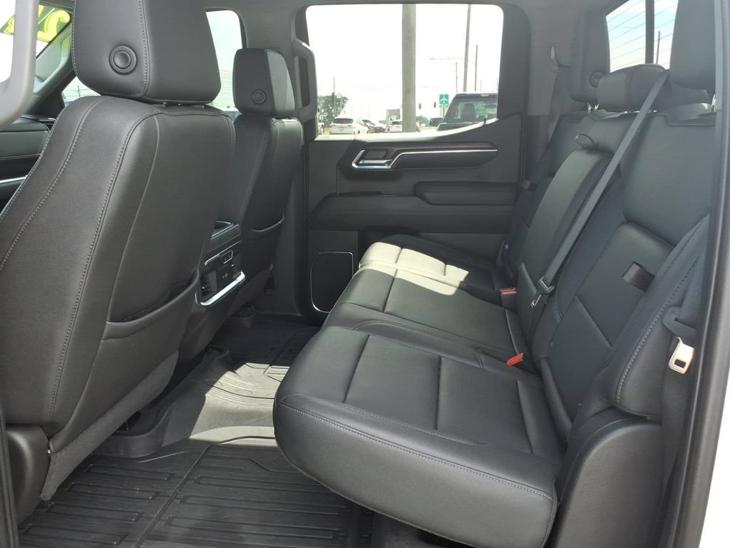 Used 2024 GMC Sierra 1500 SLT w/ SLT Premium Plus Package AWD/4WD image 17