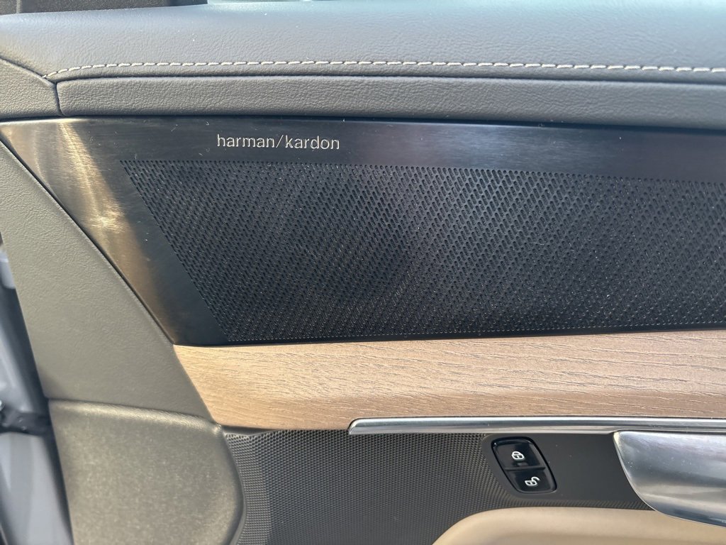 Certified 2025 Volvo XC90 B6 Plus image 41