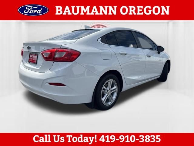 Used 2018 Chevrolet Cruze LT w/ Convenience Package FWD image 3