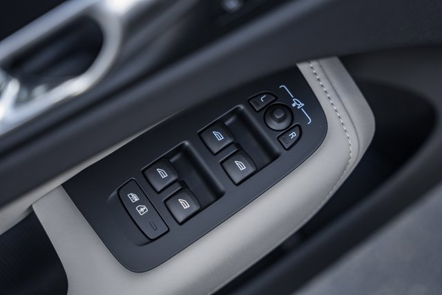 New 2026 Volvo XC60 B5 Plus w/ Protection Package Premier image 38