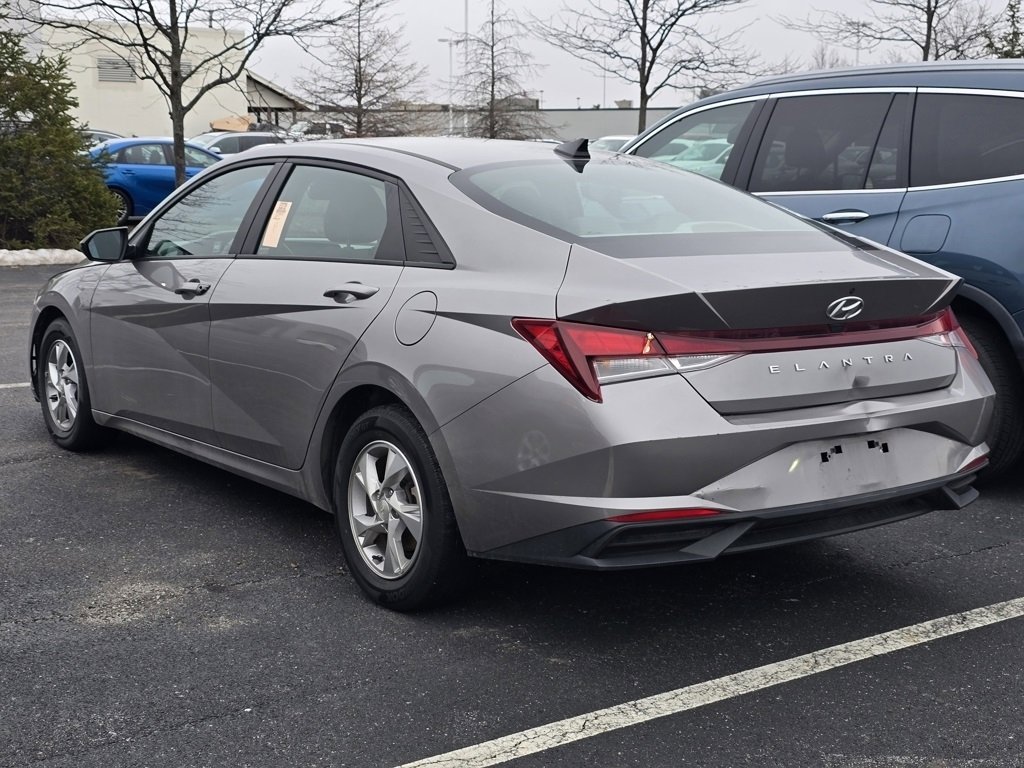 Used 2021 Hyundai Elantra SE image 5