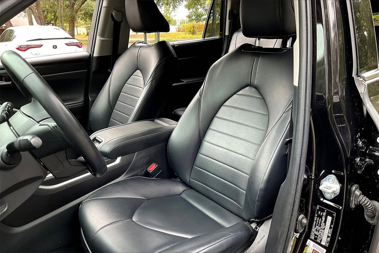 Used 2022 Toyota Highlander XLE image 18