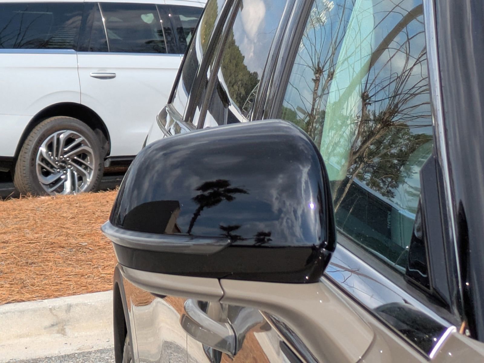 Certified 2025 Lincoln Aviator Reserve image 10