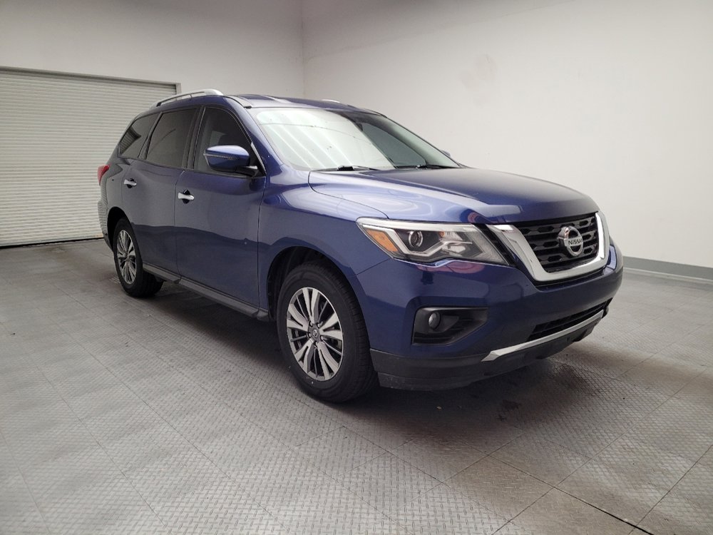 Used 2018 Nissan Pathfinder SV w/ SV Tech Package FWD image 11