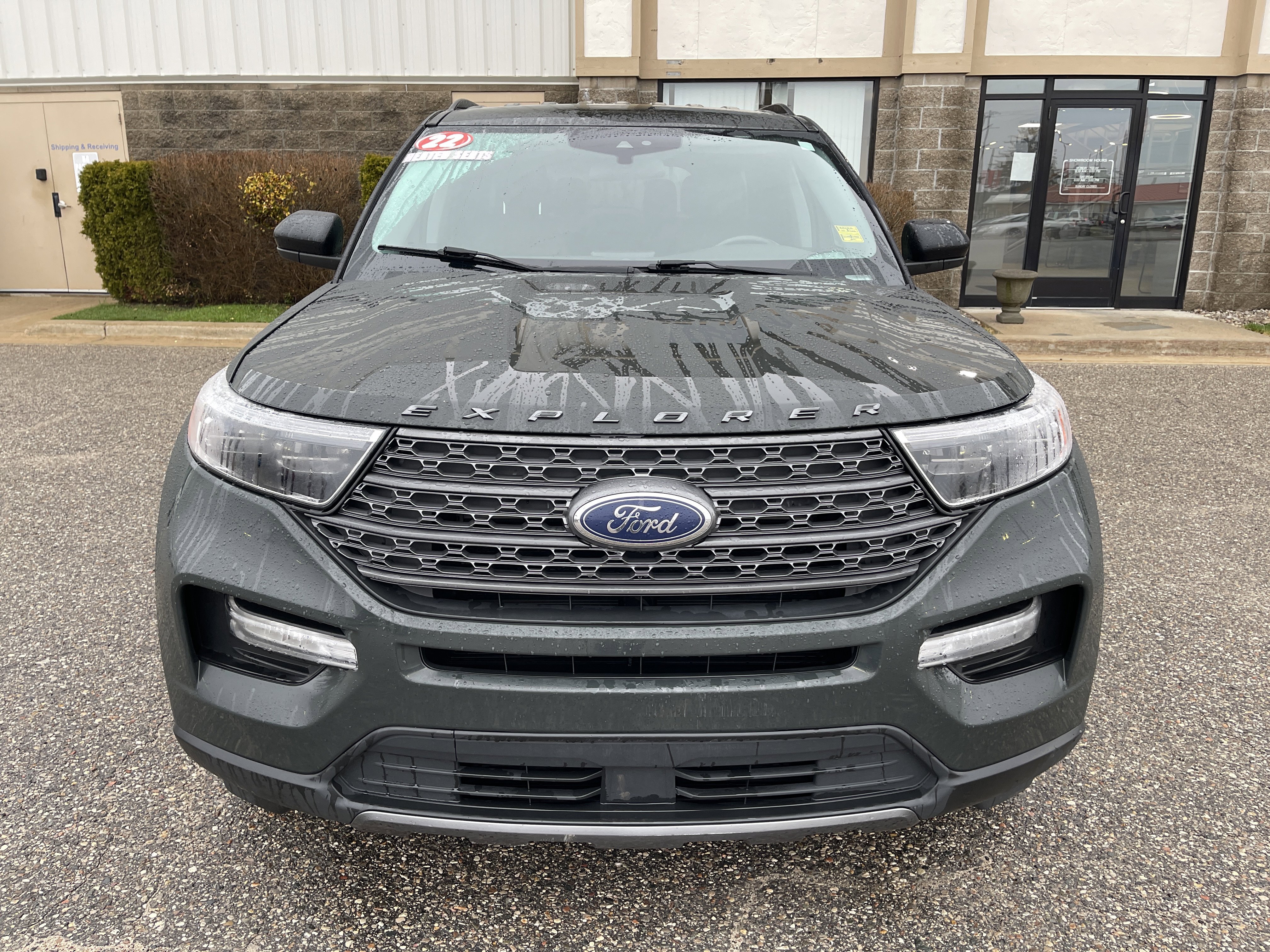 Used 2022 Ford Explorer XLT w/ Equipment Group 202A AWD/4WD image 8