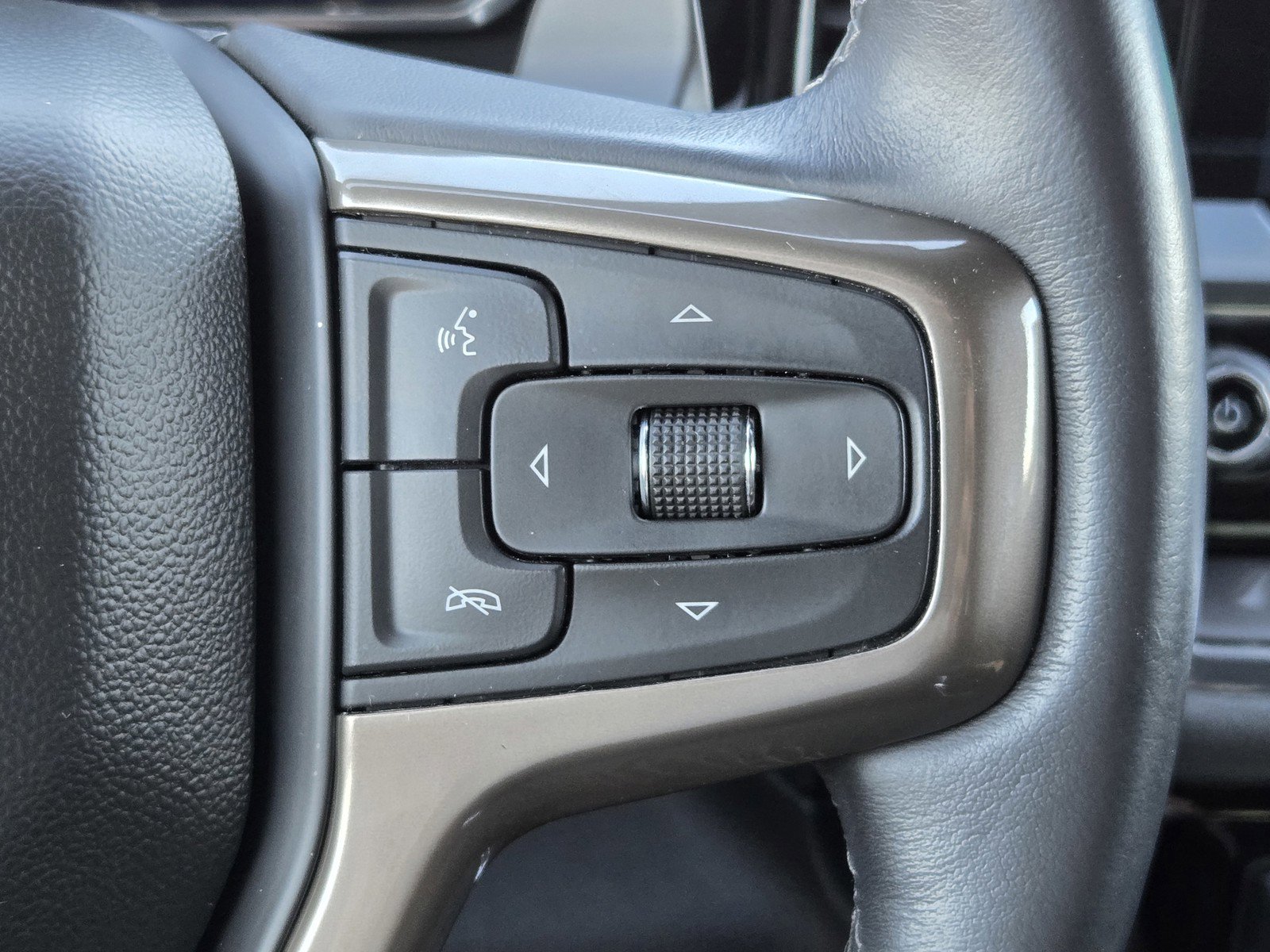 Certified 2023 Chevrolet Silverado 1500 High Country w/ Z71 Off-Road Package image 25