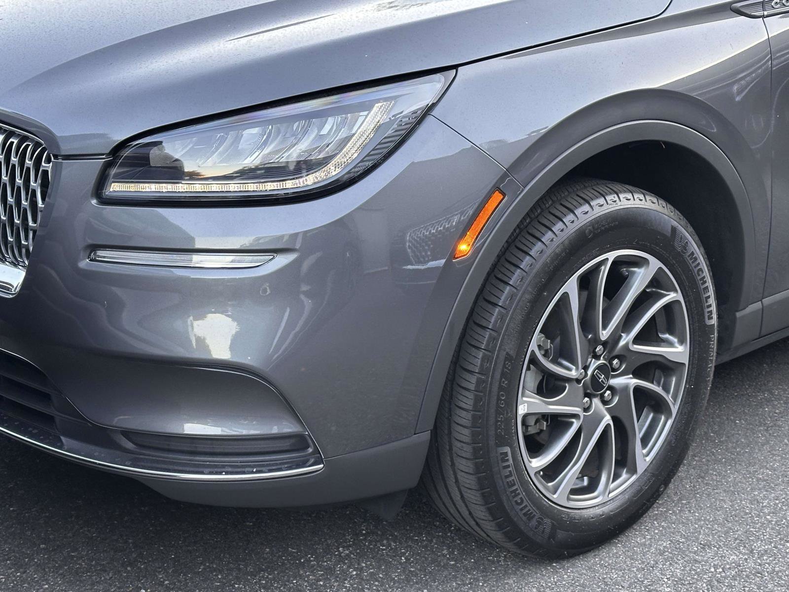 Used 2022 Lincoln Corsair AWD w/ Equipment Group 101A image 5