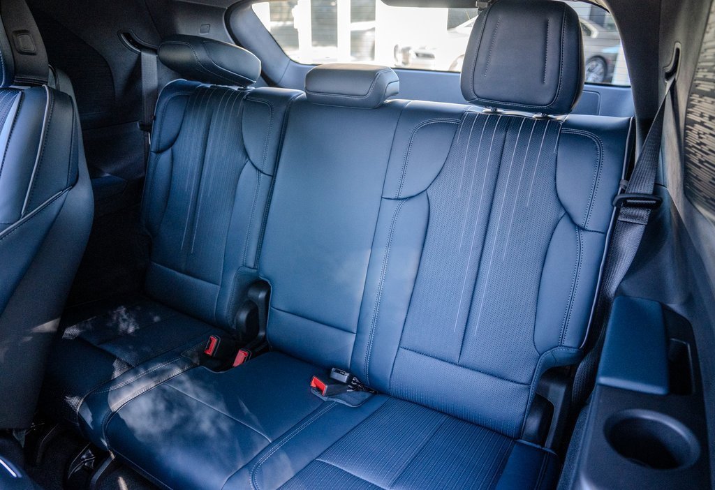 Used 2025 Cadillac Escalade IQ Luxury 2 image 22